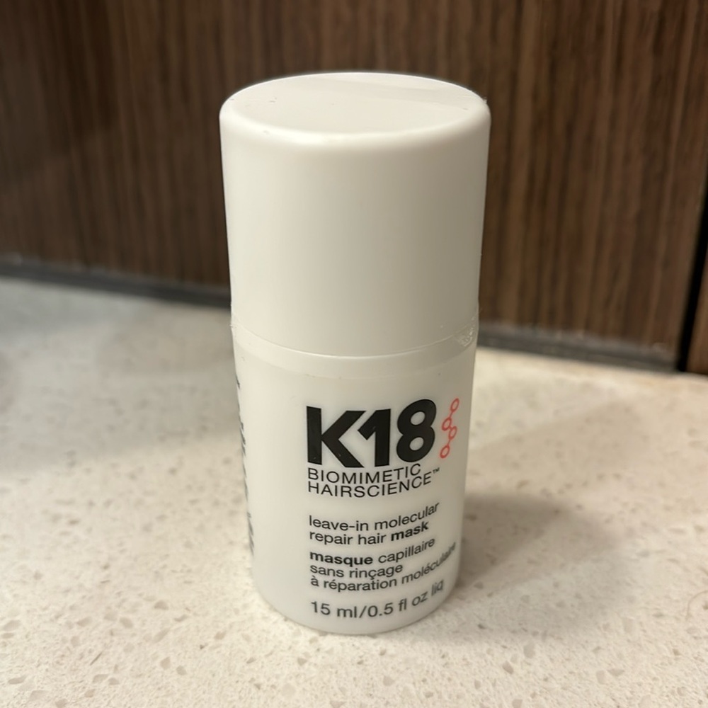 K18 Biomimetic Hairscience
Mini Leave-In Molecular Repair Hair Mask